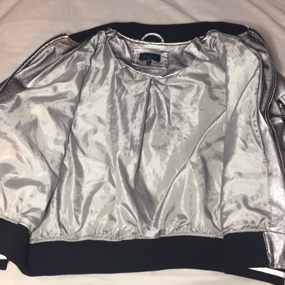 Bomber jacket - Picture 3 of 3